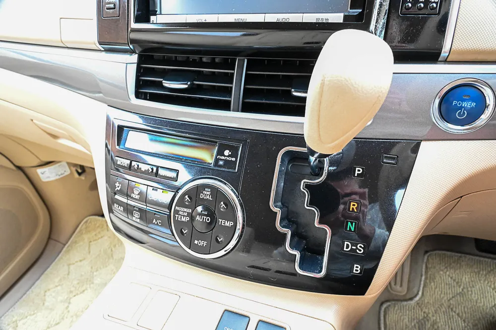2015 Toyota Estima 4WD Hybrid - photo 23