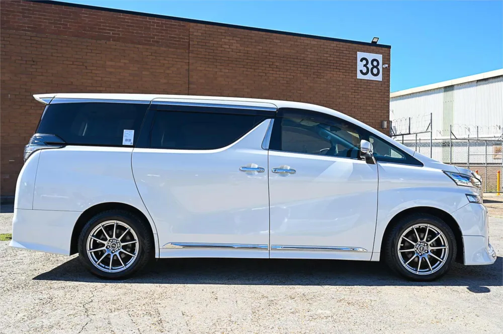 2015 Toyota Vellfire 2.5Z - photo 15
