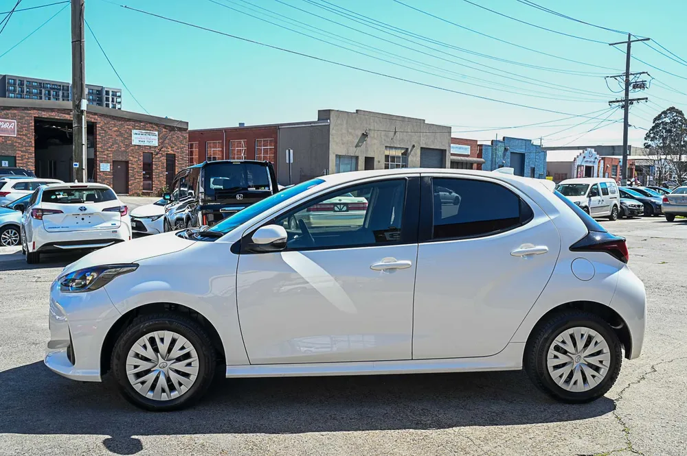 2023 Toyota Yaris HYBRID X 4WD - photo 7