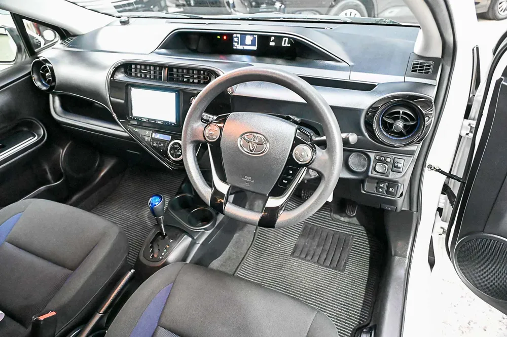 2020 Toyota Aqua 2WD - photo 14