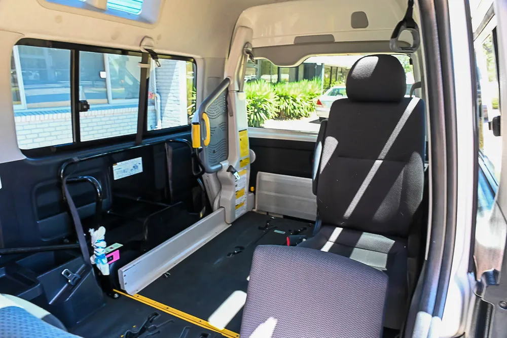 2011 Toyota Hiace Welcab - photo 12