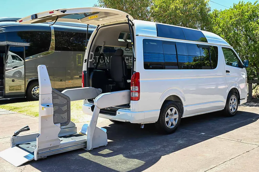 2011 Toyota Hiace Welcab - photo 14