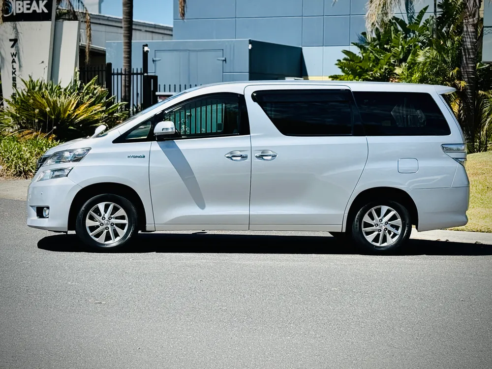 2012 Toyota Vellfire X - photo 3