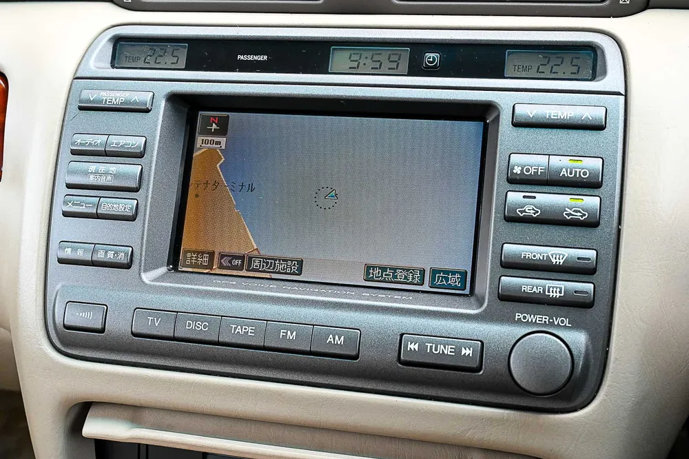 1999 Toyota Crown - photo 20