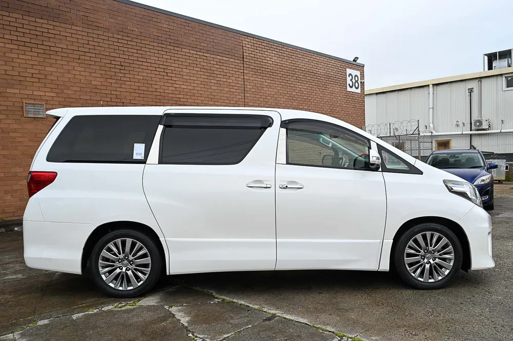 2014 Toyota Alphard 240S Type Gold 2 - photo 15