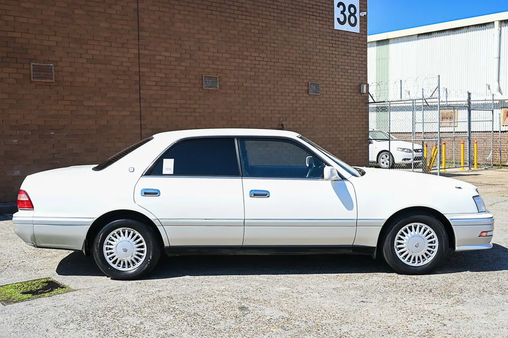 1996 Toyota Crown Royal Saloon - photo 11