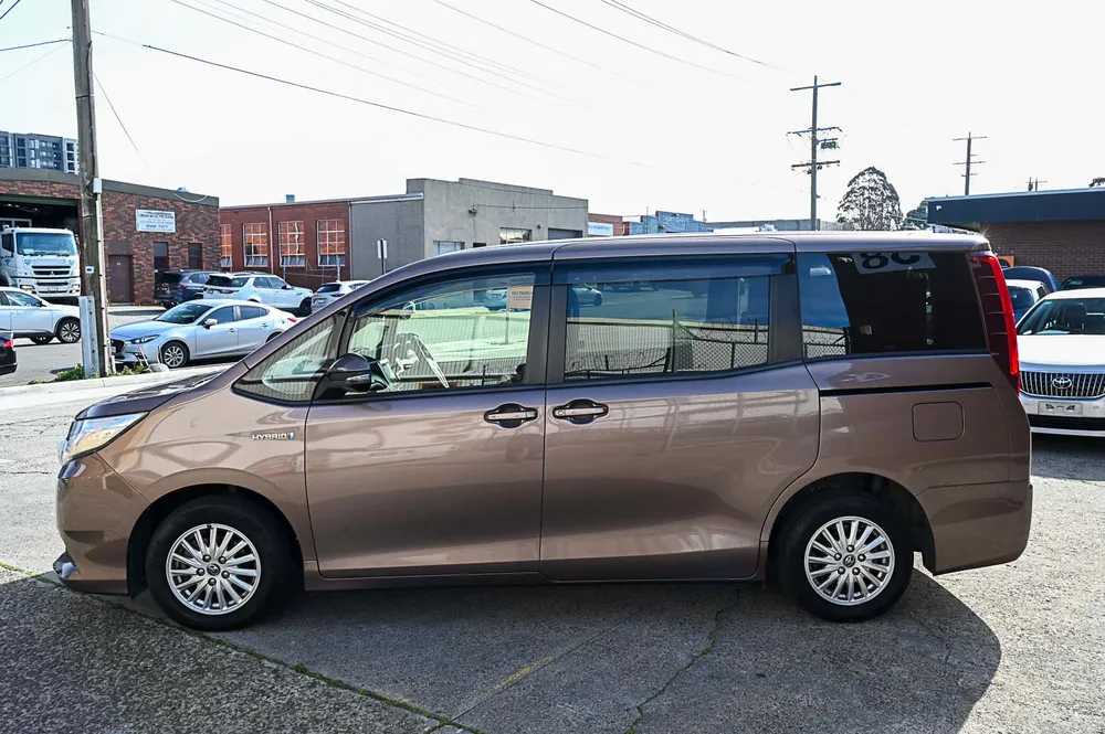 2014 Toyota Noah X - photo 6