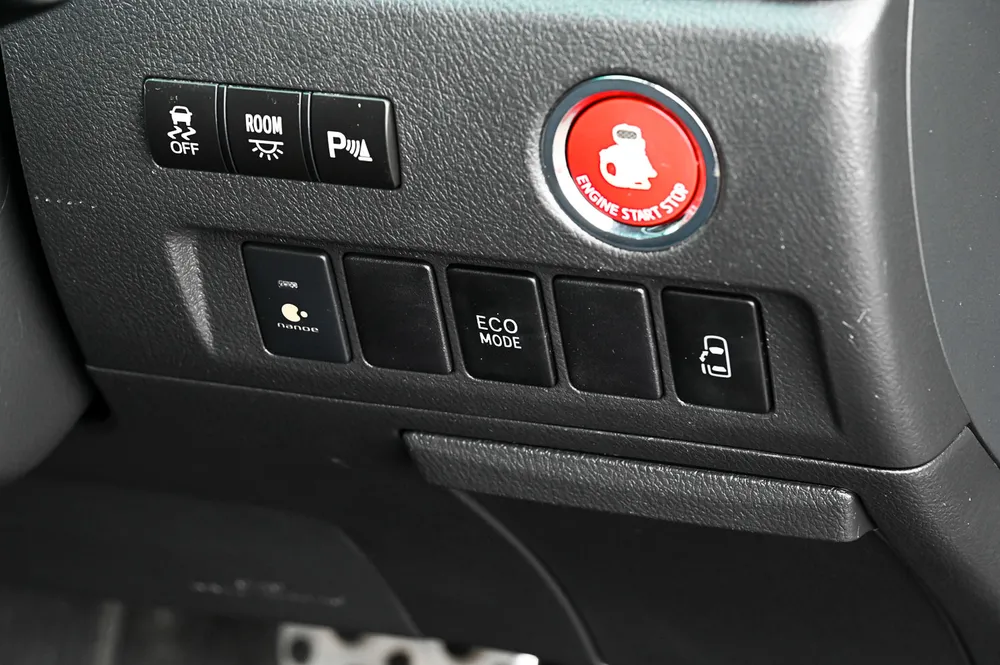 2014 Toyota Vellfire GS - photo 20