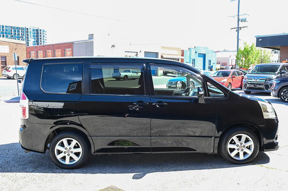 2008 Toyota Noah Welcab - photo 10