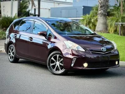 2014 Toyota Prius Alpha S TUNE BLACK
