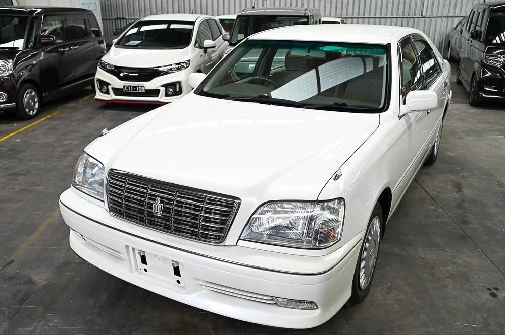 2000 Toyota Crown Royal Saloon - photo 3