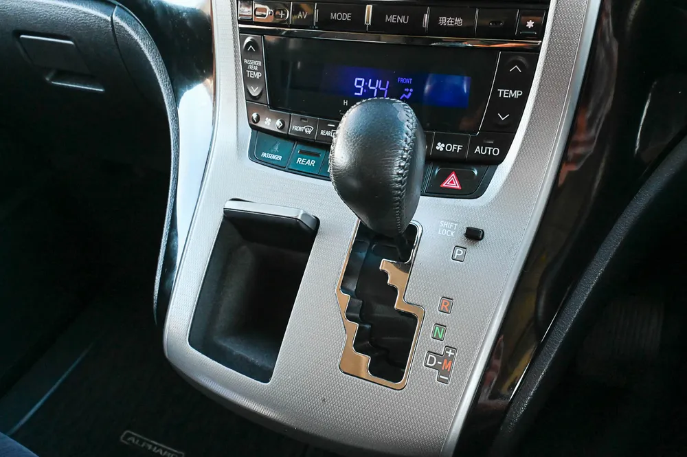 2014 Toyota Alphard 240S - photo 20