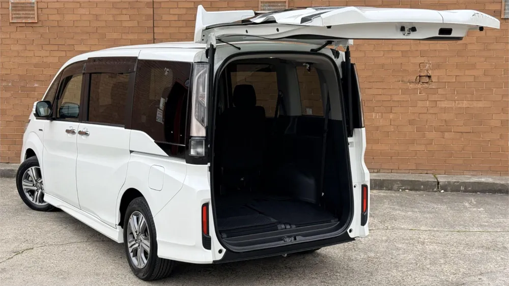 2018 Honda Stepwgn Spada G EX Sensing - photo 8
