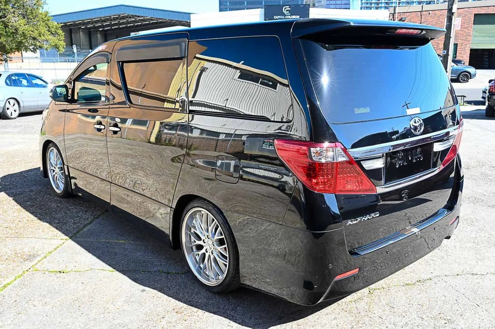 2014 Toyota Alphard 240S - photo 8