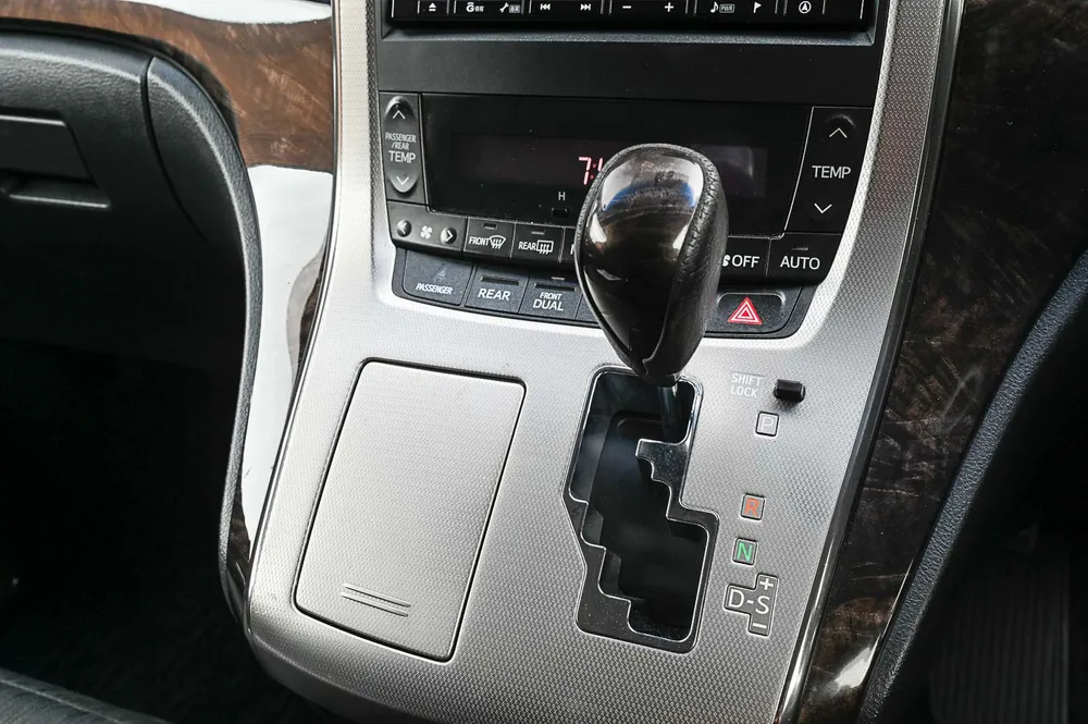 2011 Toyota Vellfire 3.5Z G EDITION - photo 24