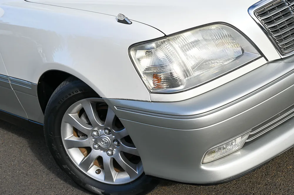 1999 Toyota Crown Royal Saloon - photo 2