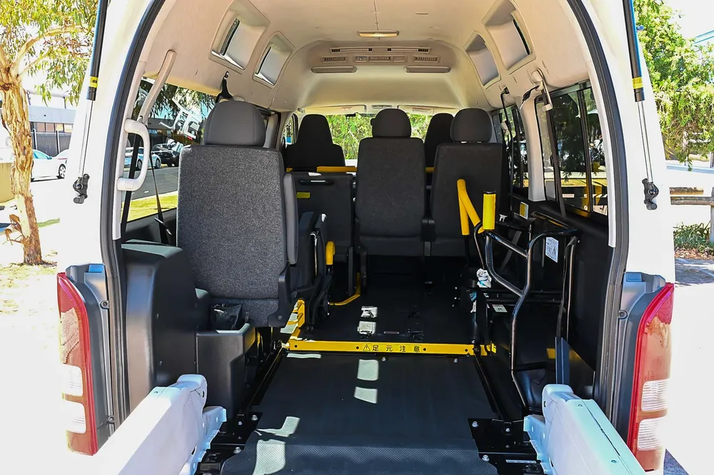 2011 Toyota Hiace Welcab - photo 15