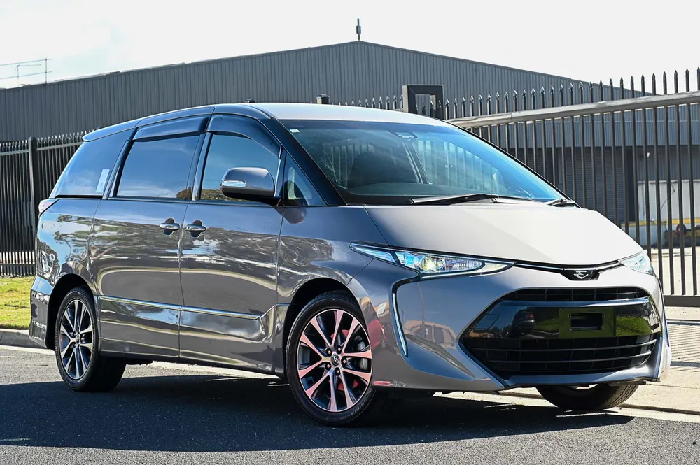 2017 Toyota Estima AERAS - photo 1