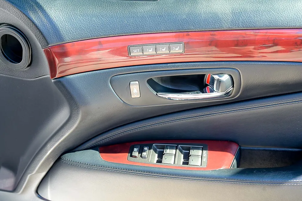 2006 Lexus LS460 - photo 26