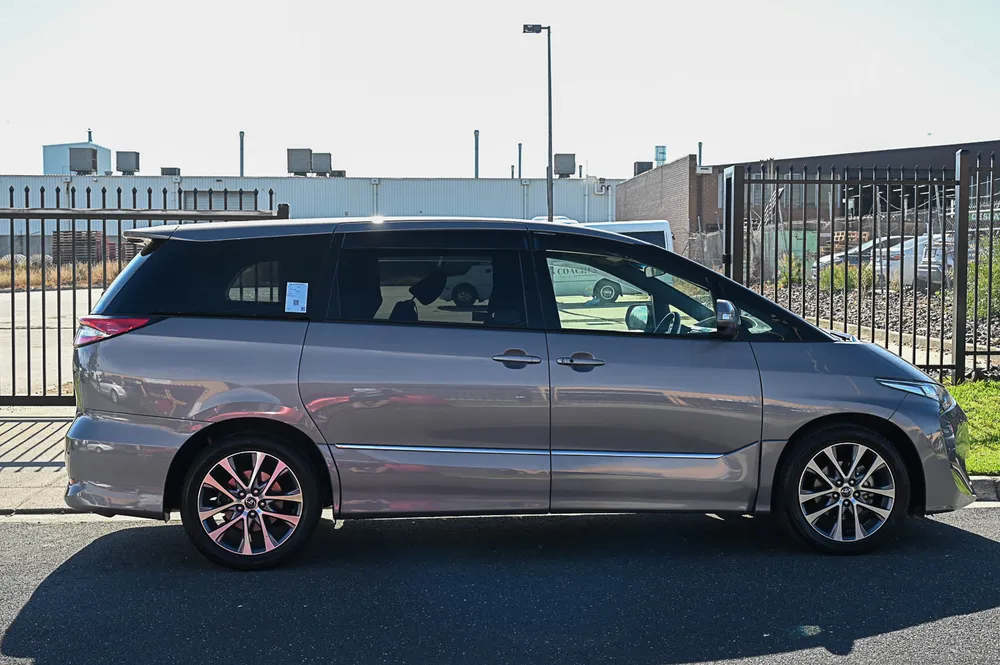 2017 Toyota Estima AERAS - photo 13