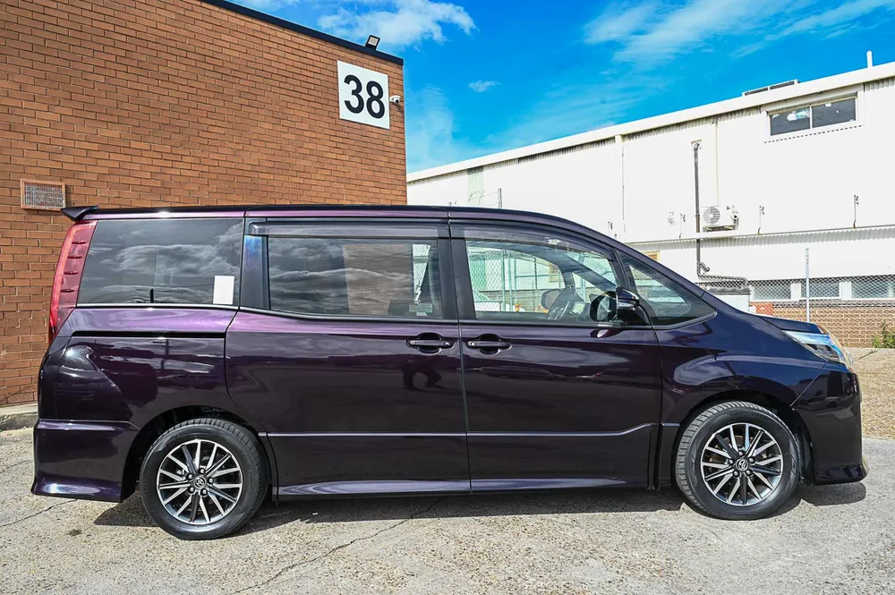 2016 Toyota Noah Welcab - photo 17