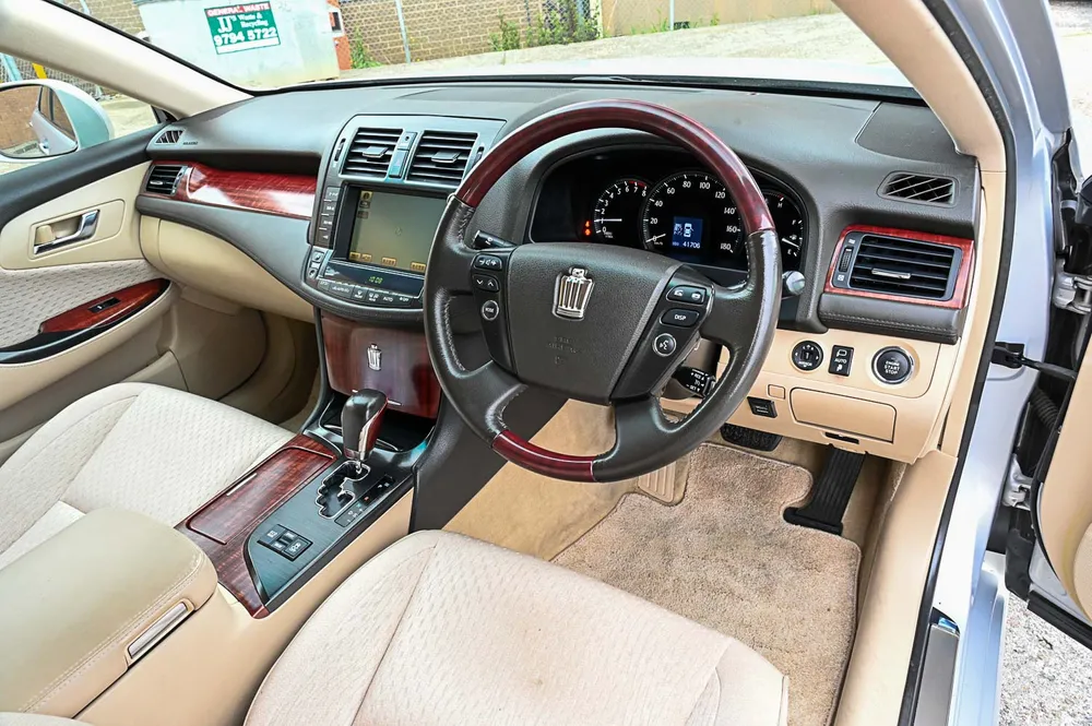 2008 Toyota Crown Royal Saloon R Saloon - photo 14