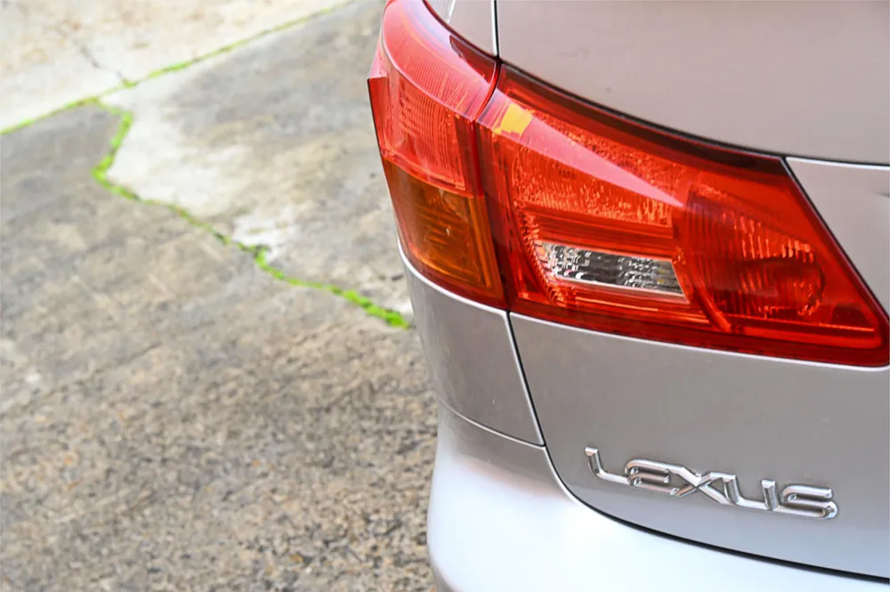 2007 Lexus IS350 Version S - photo 7
