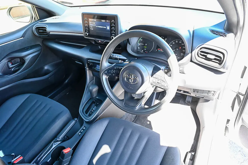 2023 Toyota Yaris HYBRID X 4WD - photo 15