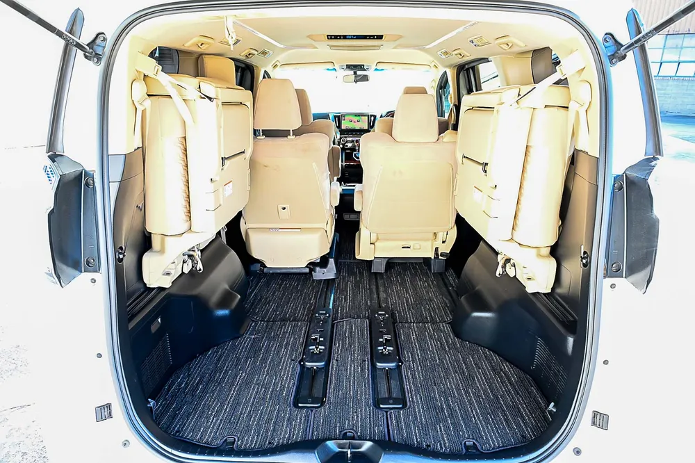 2017 Toyota Vellfire - photo 10