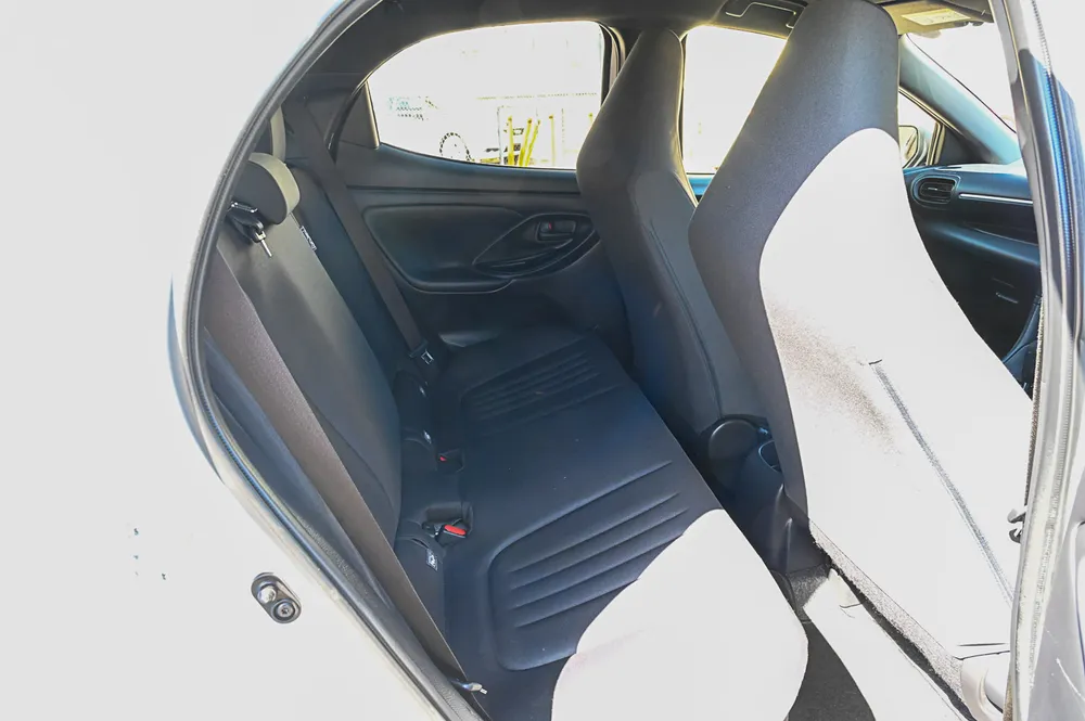 2023 Toyota Yaris HYBRID X 4WD - photo 14