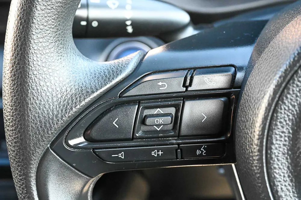 2023 Toyota Yaris HYBRID X 4WD - photo 16
