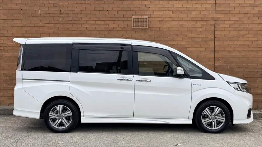2018 Honda Stepwgn Spada G EX Sensing - photo 3