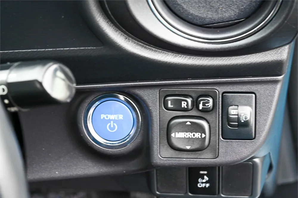 2012 Toyota Aqua G - photo 18
