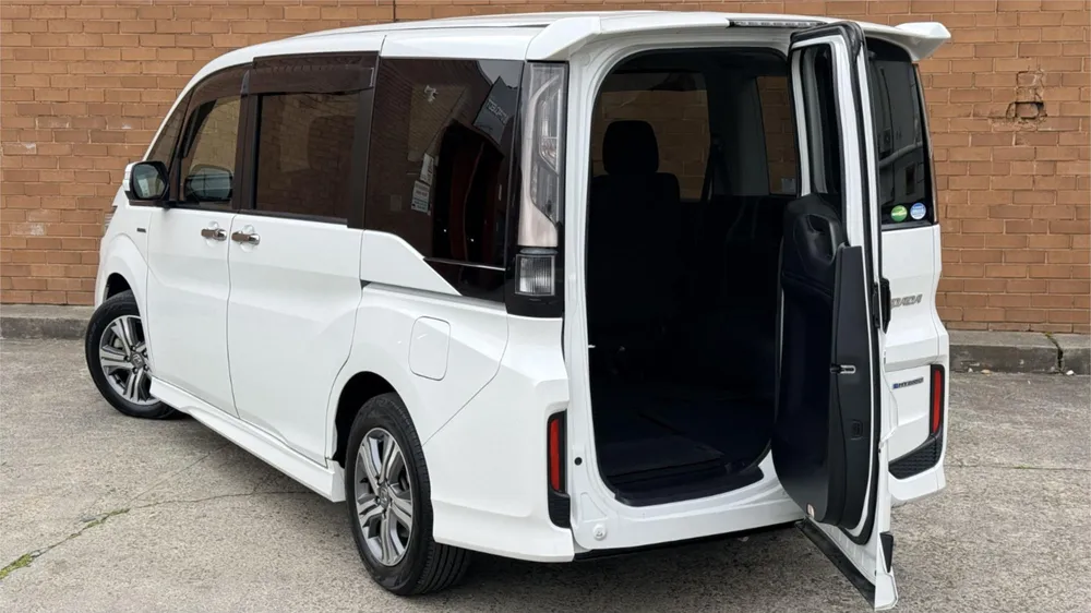 2018 Honda Stepwgn Spada G EX Sensing - photo 6