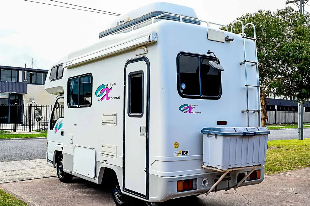 1997 Isuzu Elf - photo 9