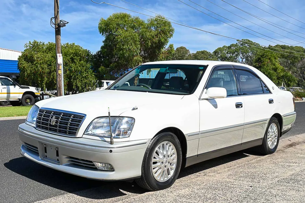 2000 Toyota Crown Royal Saloon - photo 8