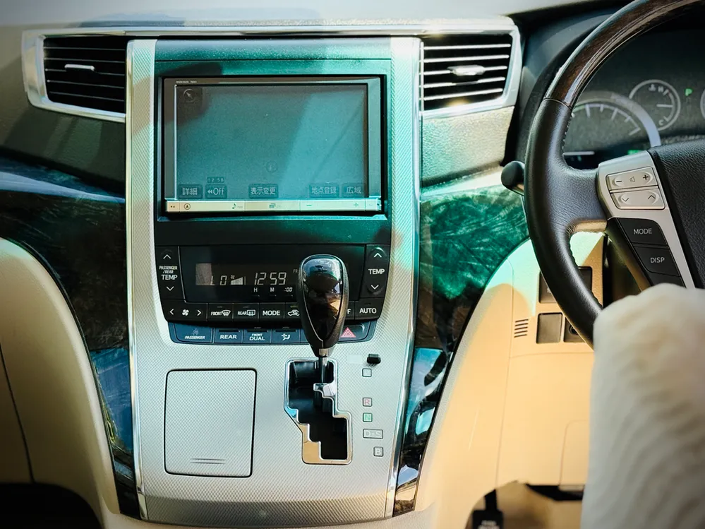 2012 Toyota Vellfire X - photo 13