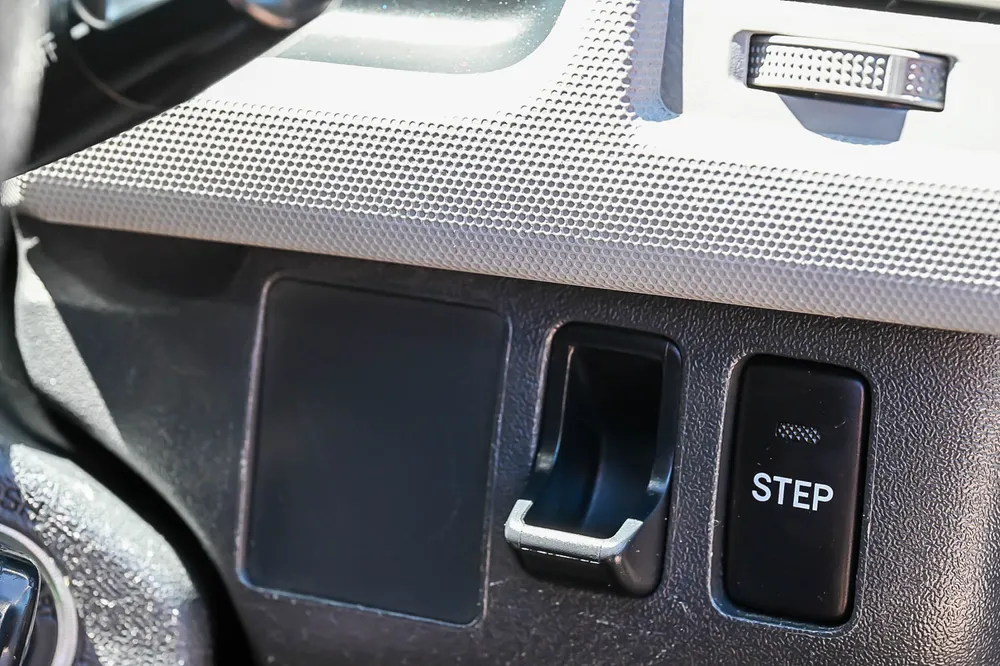 2011 Toyota Hiace Welcab - photo 21