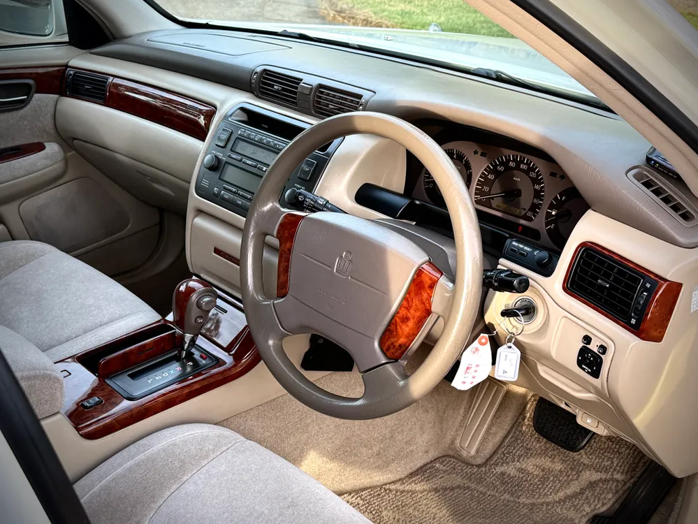 1999 Toyota Crown - photo 10