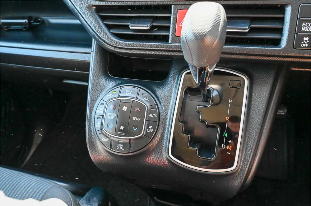 2020 Toyota Noah Side Lift Up Seat - photo 18