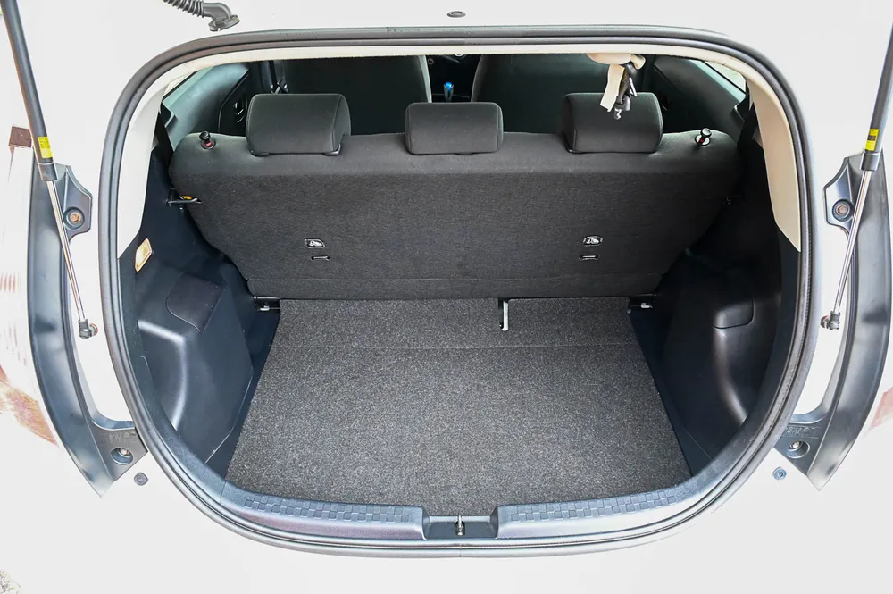 2016 Toyota Aqua L - photo 10