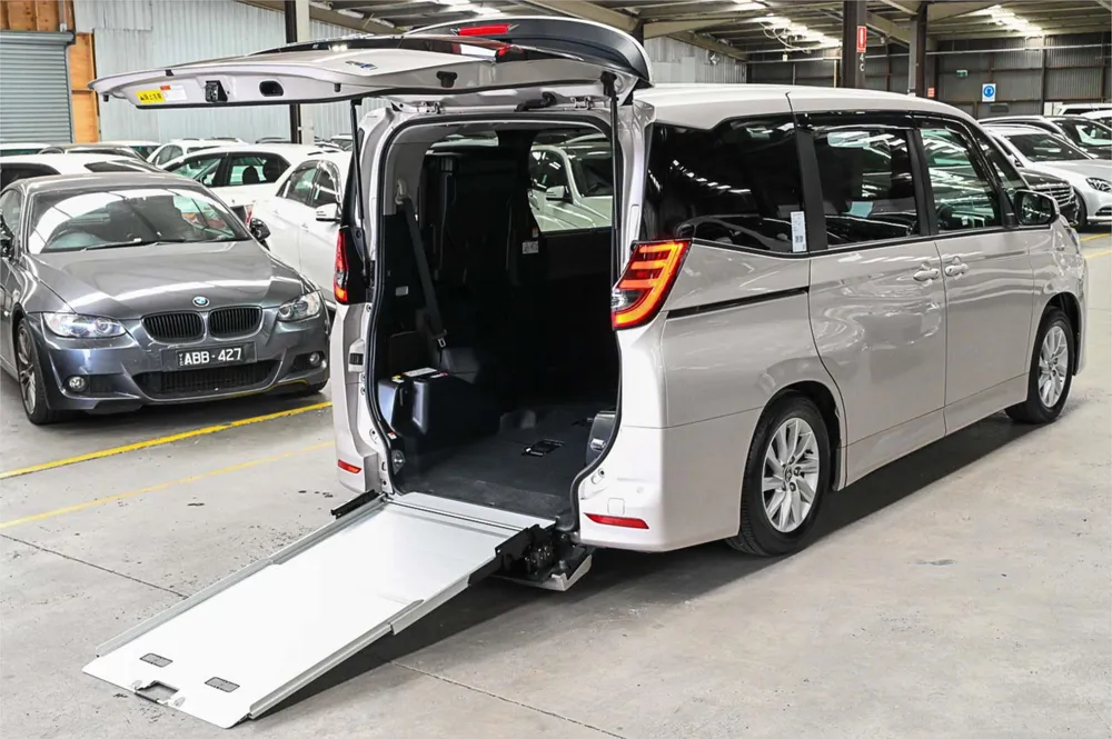 2022 Toyota Noah HV G TYPE 1 1MEI - photo 3