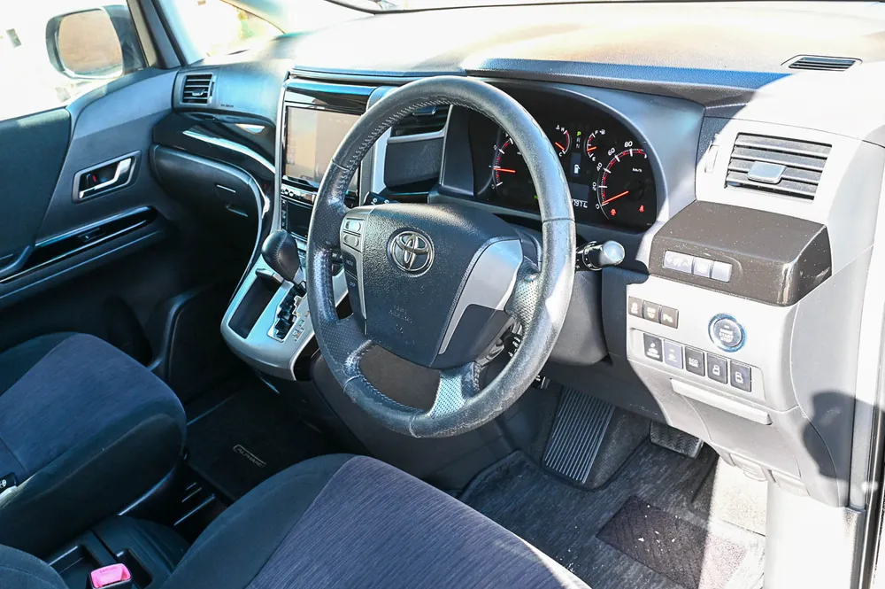 2014 Toyota Alphard 240S - photo 16