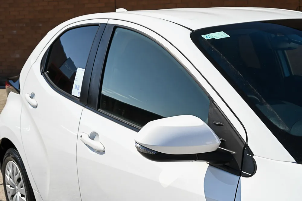 2023 Toyota Yaris HYBRID X 4WD - photo 3