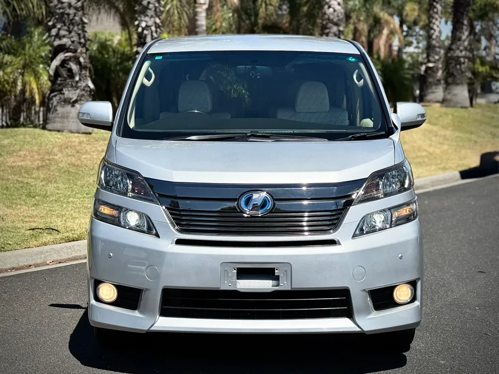 2012 Toyota Vellfire X - photo 2