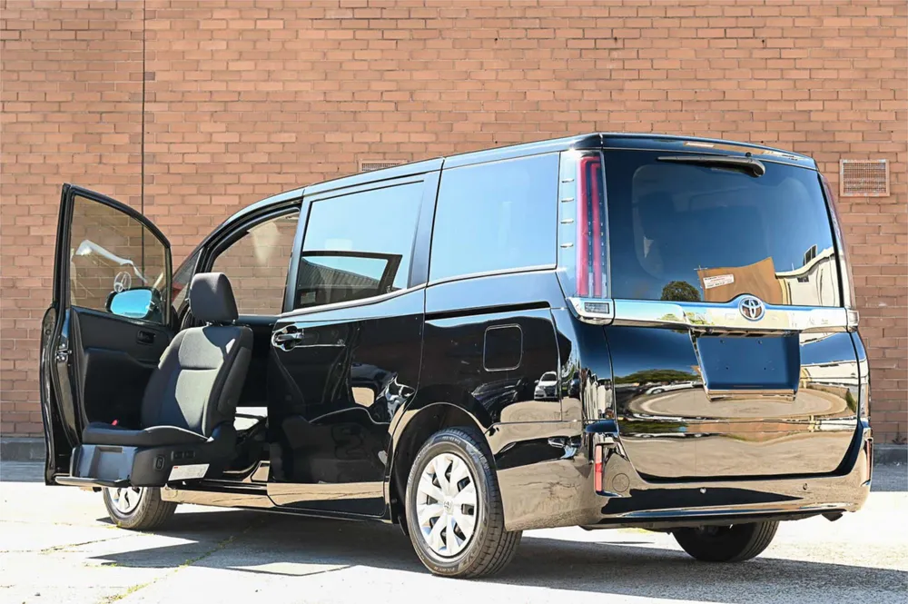2020 Toyota Noah Side Lift Up Seat - photo 1