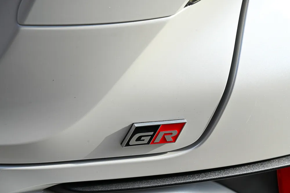 2017 Toyota C-HR GR - photo 12