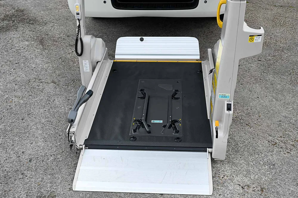 2013 Toyota Hiace Welcab Welcab - photo 2