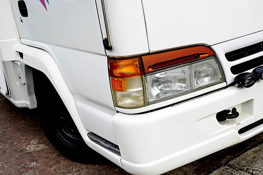 1997 Isuzu Elf - photo 2