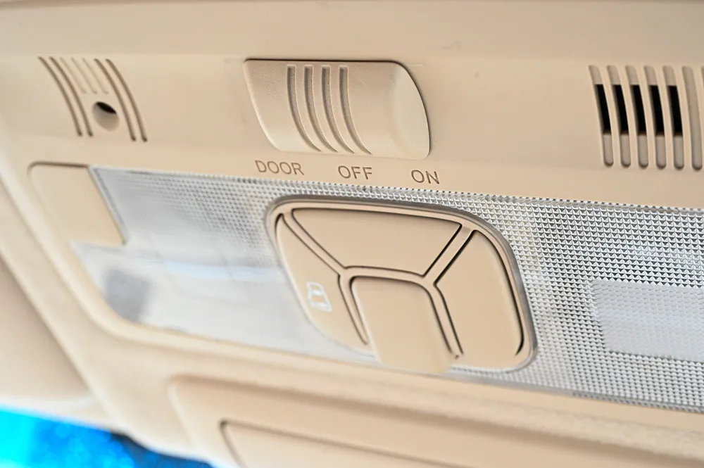2015 Toyota Estima 4WD Hybrid - photo 19